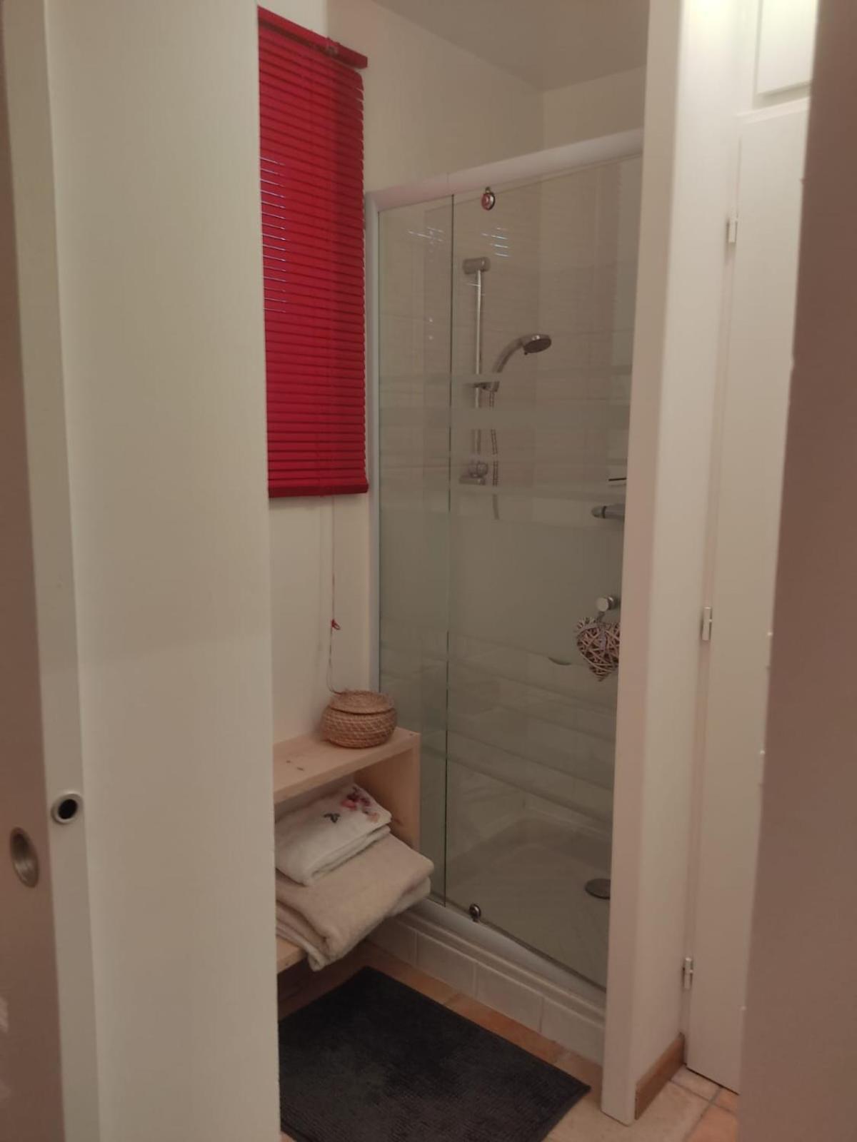 La Frenaie Bed and Breakfast Saint-Cyr-sur-le-Rhone Exteriör bild