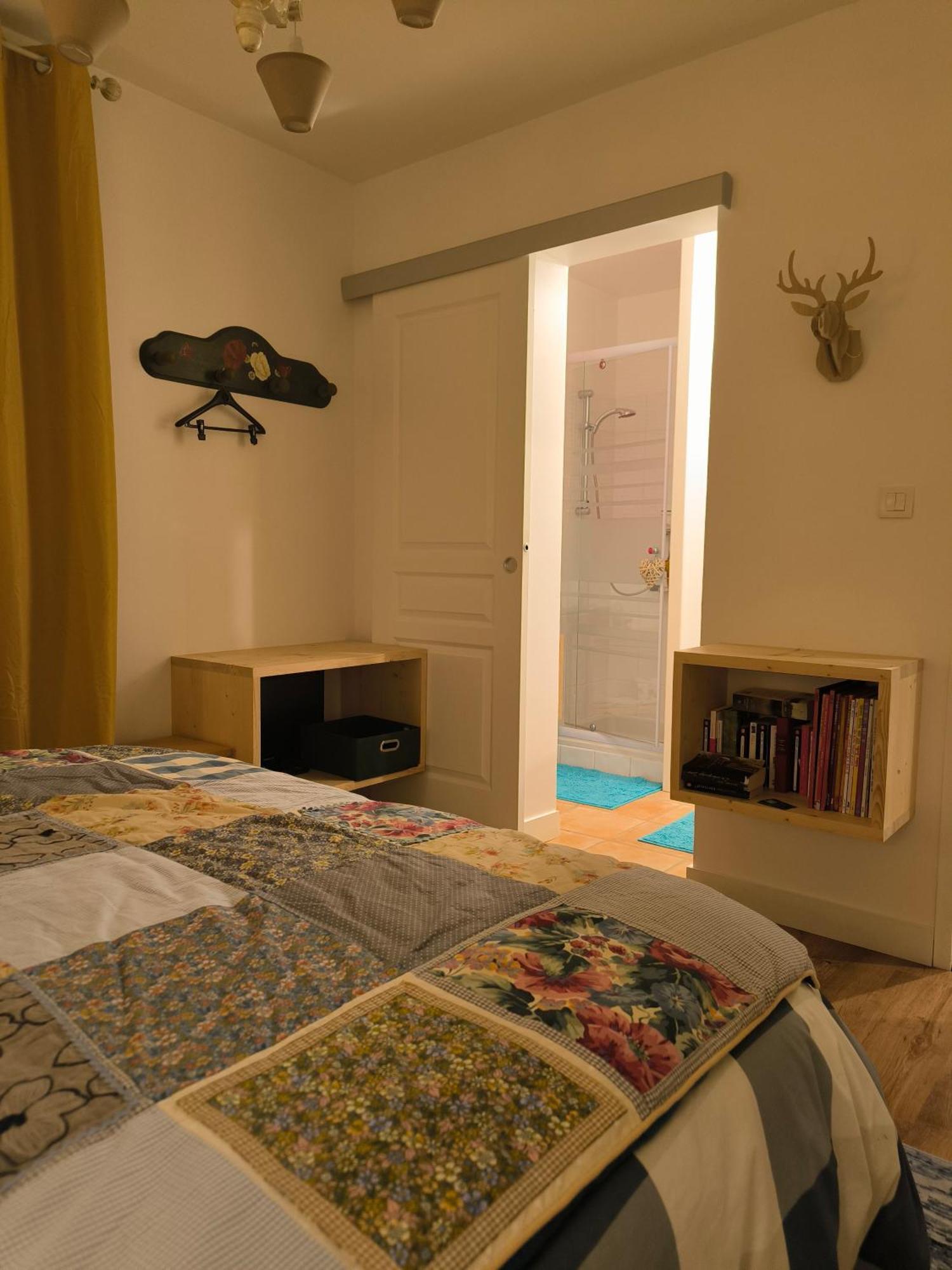 La Frenaie Bed and Breakfast Saint-Cyr-sur-le-Rhone Exteriör bild
