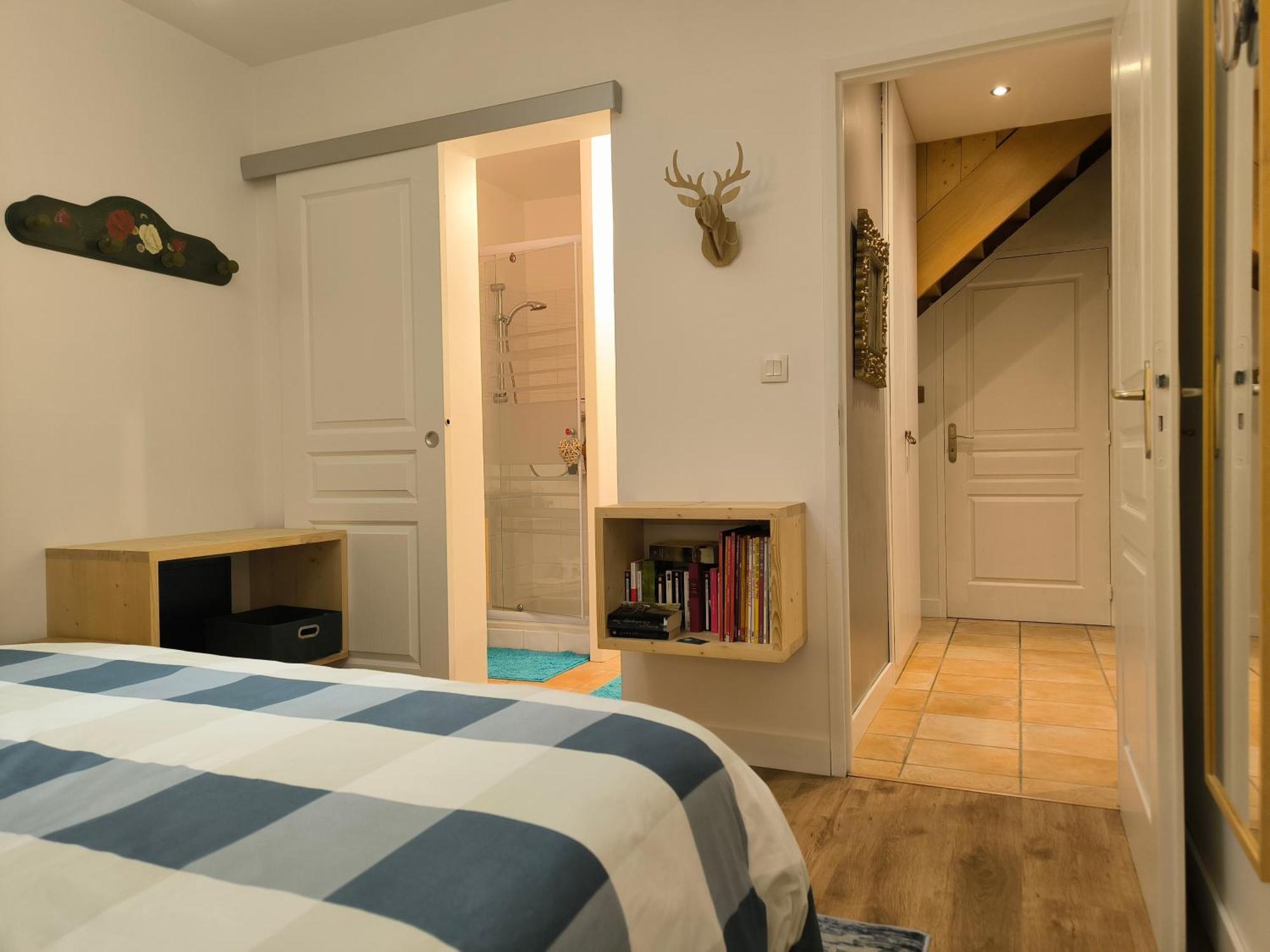 La Frenaie Bed and Breakfast Saint-Cyr-sur-le-Rhone Exteriör bild