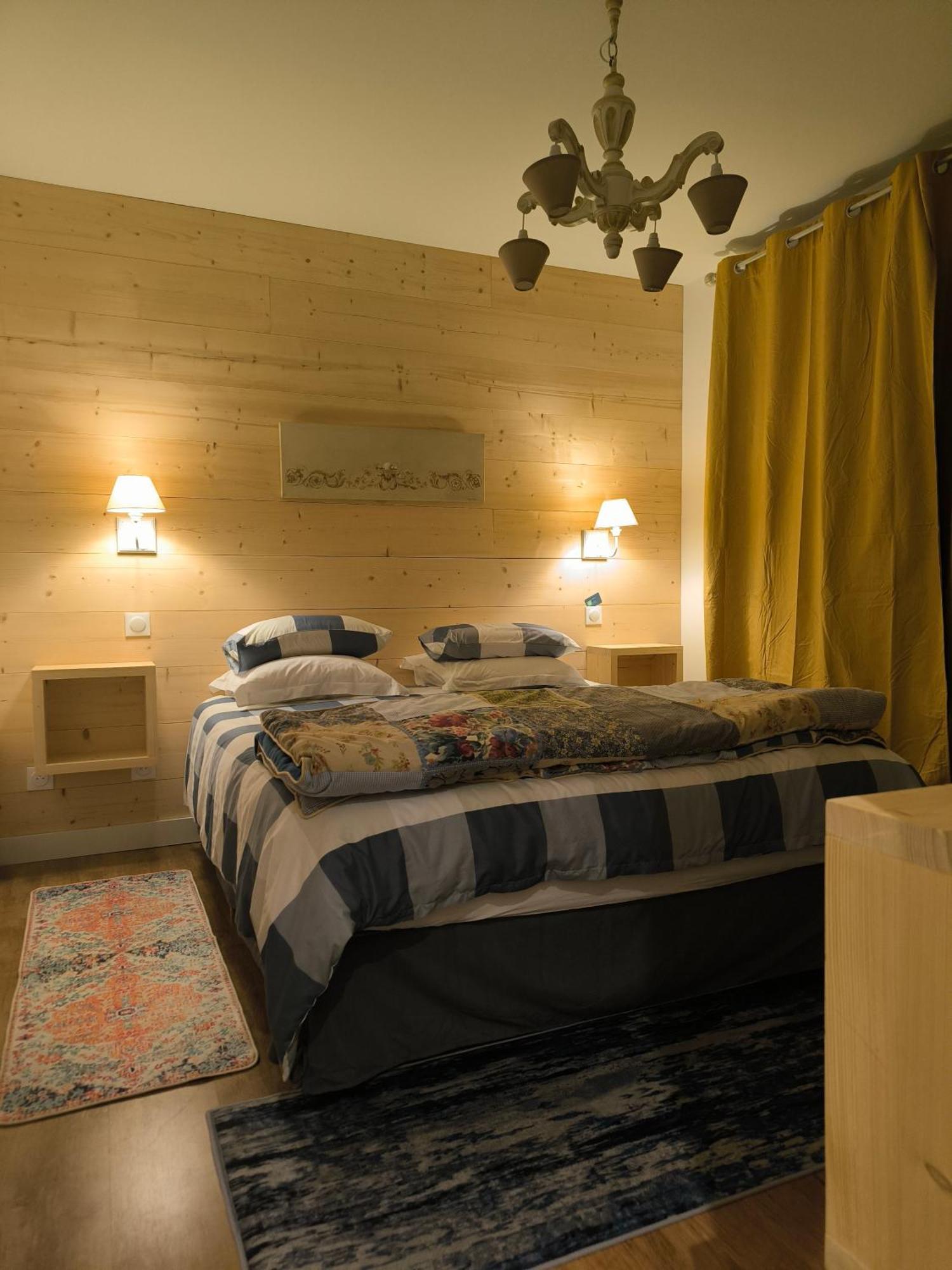 La Frenaie Bed and Breakfast Saint-Cyr-sur-le-Rhone Exteriör bild